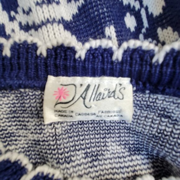 Vintage D'Allaird's Womens Floral Knit Crew Neck Sweater Blue/White Pullover - Picture 3 of 6